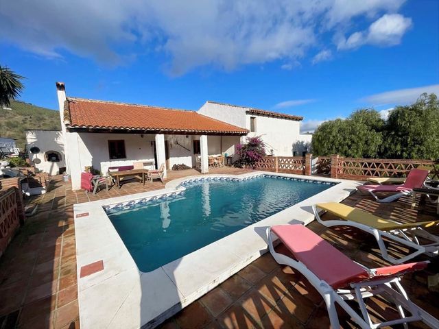 6 chambre Finca/Maison de Campagne à vendre à Alora avec piscine garage - 499 000 € (Ref: 10128748)