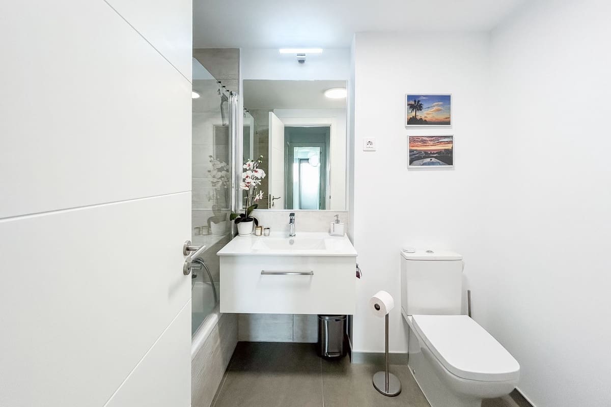 2 sovrum Lägenhet till salu i Manilva med pool garage - 599 000 € (Ref: 10128750)