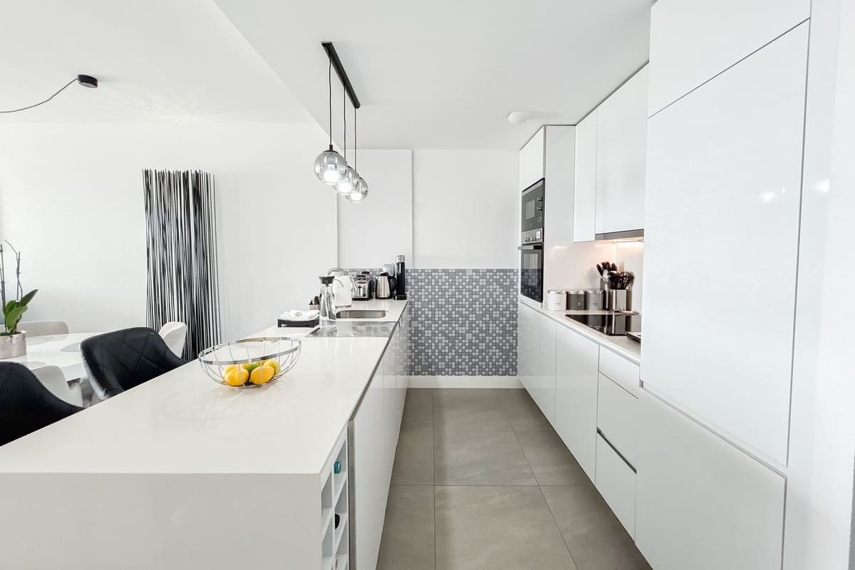 2 sovrum Lägenhet till salu i Manilva med pool garage - 599 000 € (Ref: 10128750)