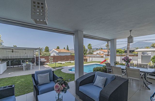 5 Zimmer Villa zu verkaufen in San Pedro de Alcántara Pueblo, Marbella mit Pool Garage - 1.895.000 € (Ref: 10128752)