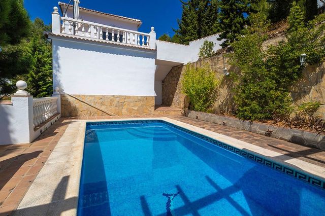 4 bedroom Villa for sale in Cómpeta with pool garage - € 595,000 (Ref: 10128761)