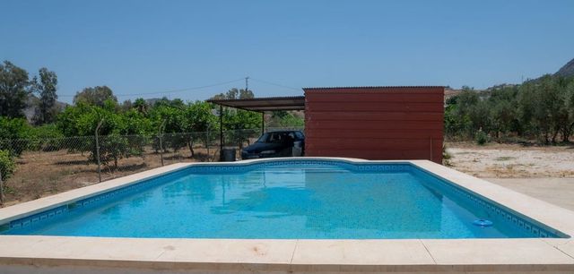 Finca/Casa Rural de 2 habitaciones en Alora en venta con piscina garaje - 186.000 € (Ref: 10128762)