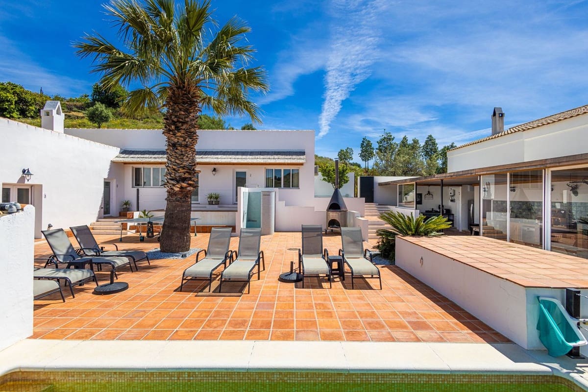 7 chambre Villa/Maison à vendre à Competa avec piscine garage - 1 285 000 € (Ref: 10128774)