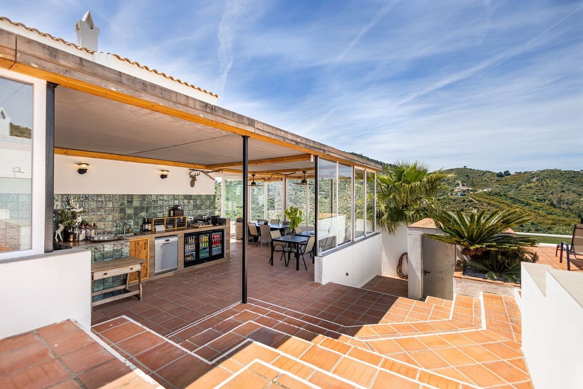 7 chambre Villa/Maison à vendre à Competa avec piscine garage - 1 285 000 € (Ref: 10128774)