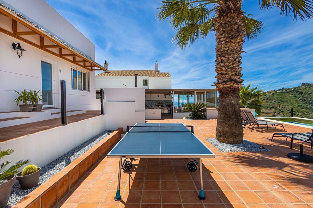 7 chambre Villa/Maison à vendre à Competa avec piscine garage - 1 285 000 € (Ref: 10128774)