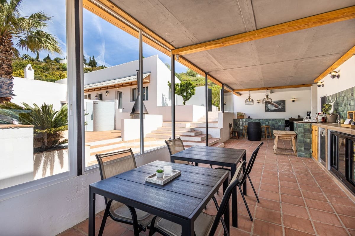 7 chambre Villa/Maison à vendre à Competa avec piscine garage - 1 285 000 € (Ref: 10128774)
