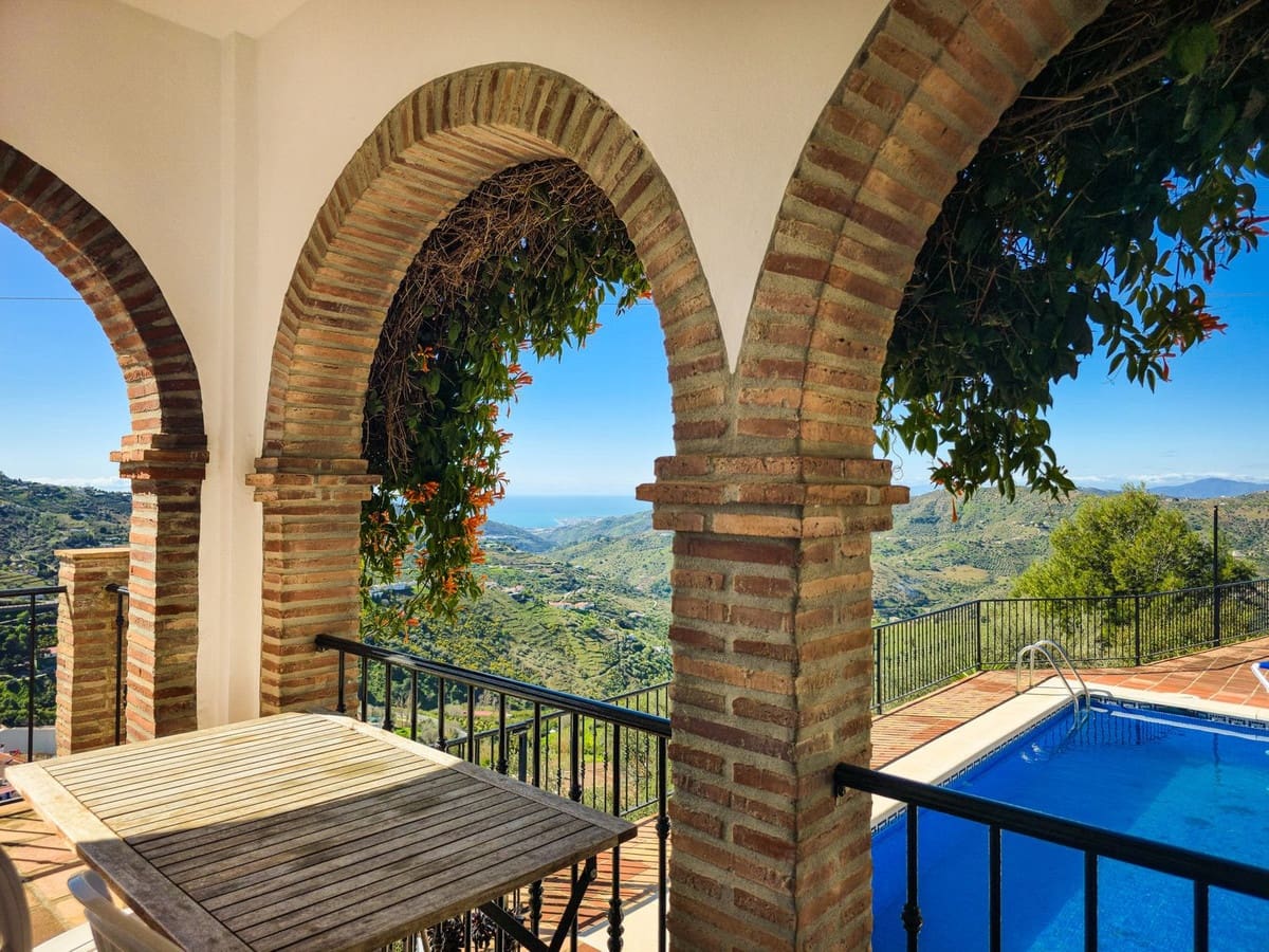 5 chambre Villa/Maison à vendre à Competa avec piscine garage - 575 000 € (Ref: 10128779)