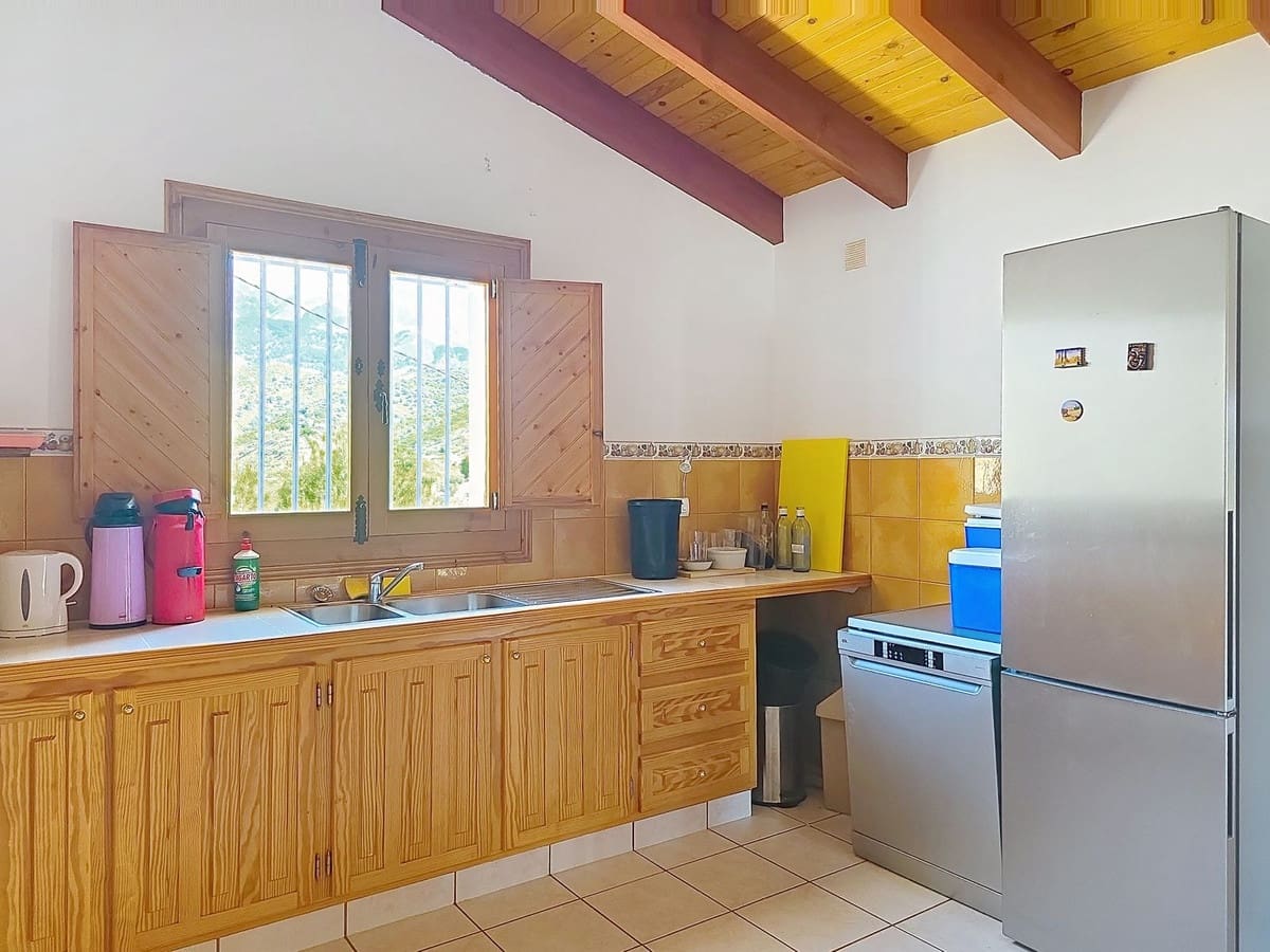 4 soverom Villa til salgs i Sedella med svømmebasseng garasje - € 499 000 (Ref: 10128785)