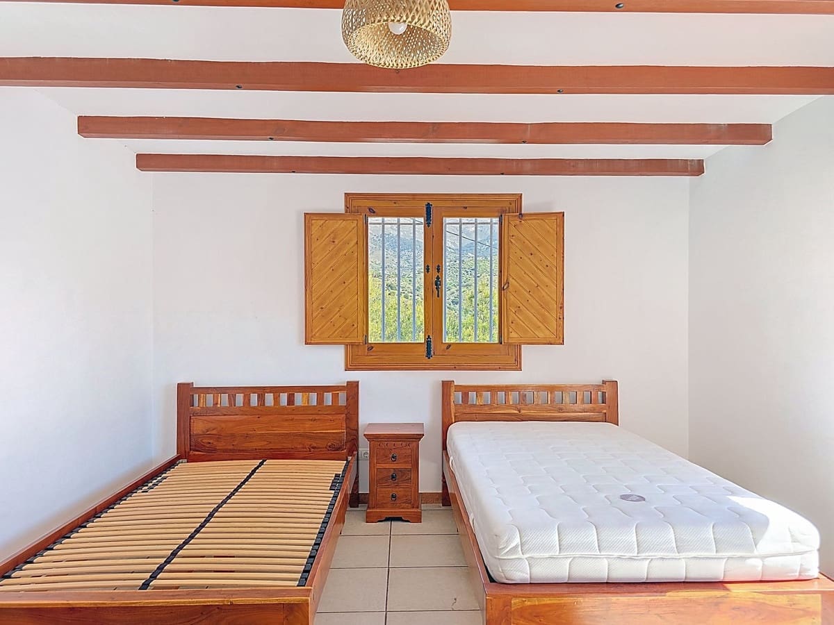 4 soverom Villa til salgs i Sedella med svømmebasseng garasje - € 499 000 (Ref: 10128785)