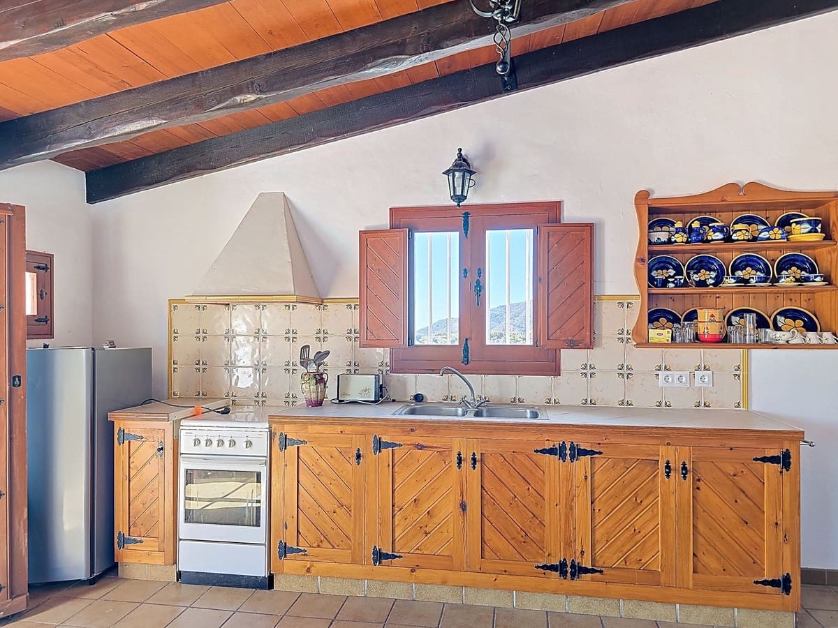 4 soverom Villa til salgs i Sedella med svømmebasseng garasje - € 499 000 (Ref: 10128785)