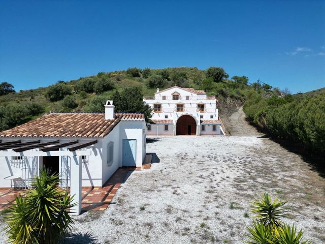4 chambre Villa/Maison à vendre à Sedella avec piscine garage - 499 000 € (Ref: 10128785)