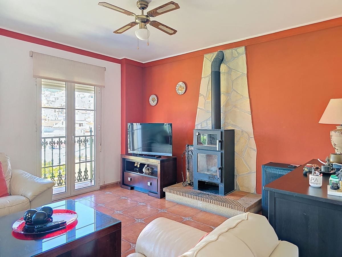 4 quarto Moradia para venda em Canillas de Albaida com piscina garagem - 437 000 € (Ref: 10128786)