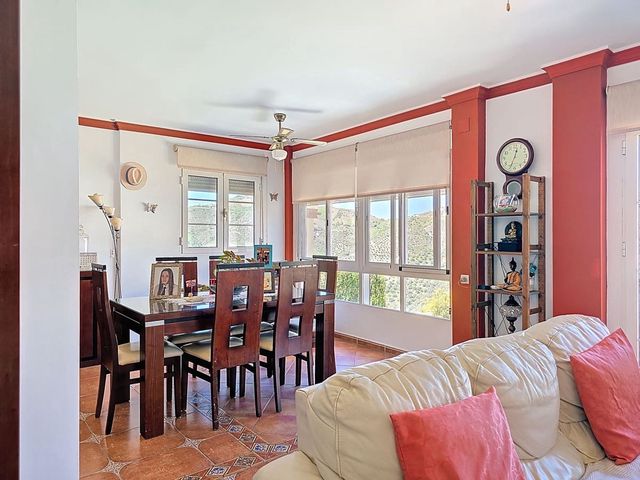 4 quarto Moradia para venda em Canillas de Albaida com piscina garagem - 437 000 € (Ref: 10128786)
