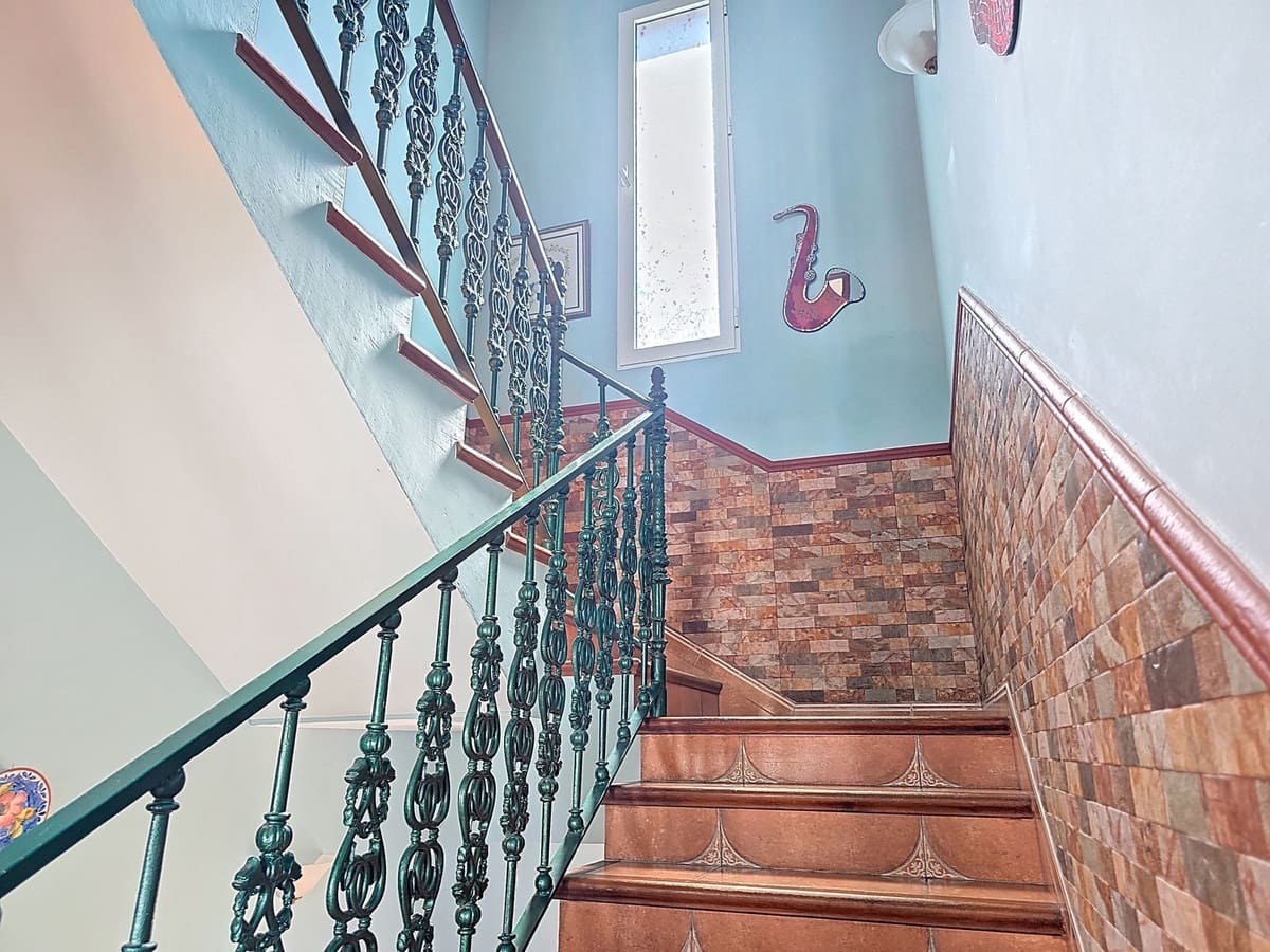 4 quarto Moradia para venda em Canillas de Albaida com piscina garagem - 437 000 € (Ref: 10128786)
