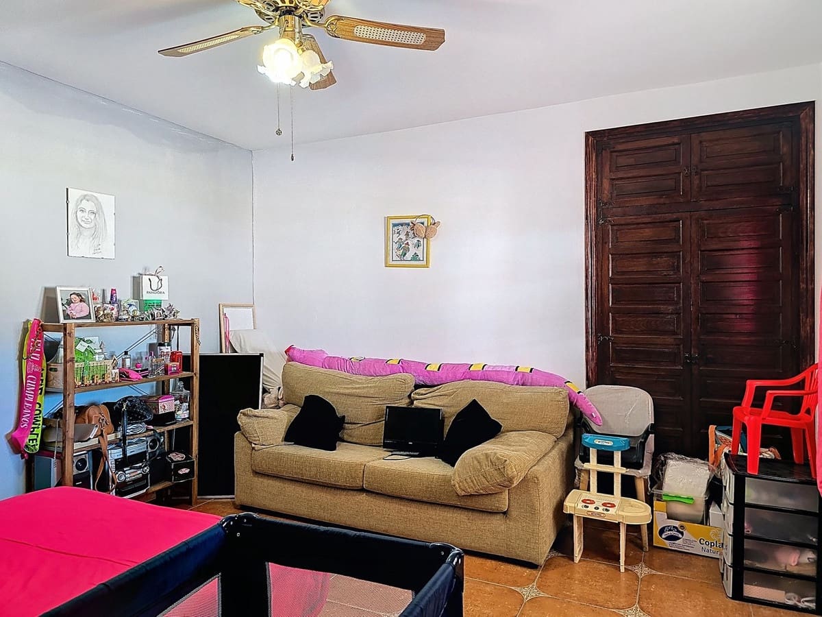 4 quarto Moradia para venda em Canillas de Albaida com piscina garagem - 437 000 € (Ref: 10128786)