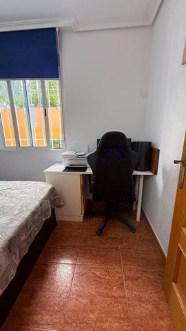Bungalow de 3 habitaciones en Los Europeos, Torrevieja en venta con garaje - 264.000 € (Ref: 10128970)