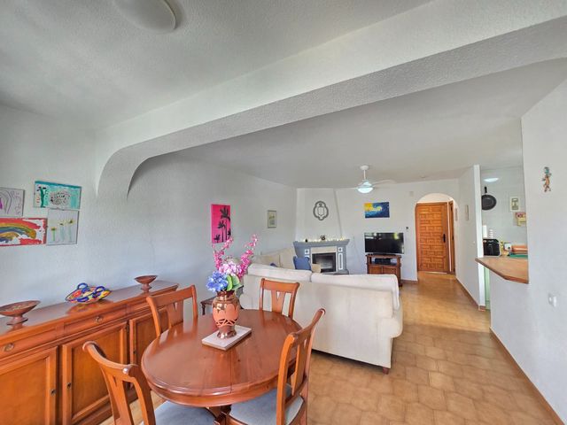 Adosado de 2 habitaciones en Villamartin, Orihuela en venta con piscina - 210.000 € (Ref: 10129010)