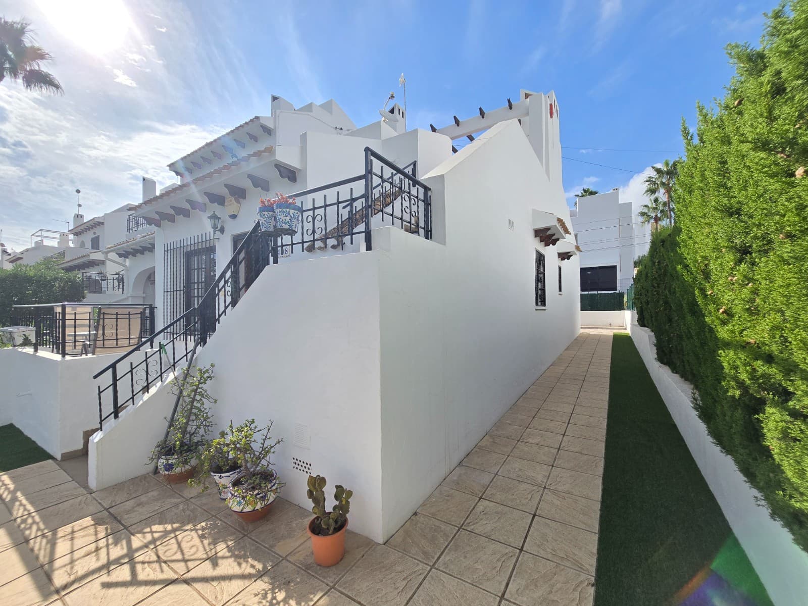 2 slaapkamer Rijtjeshuis te koop in Villamartin met zwembad - € 210.000 (Ref: 10129010)