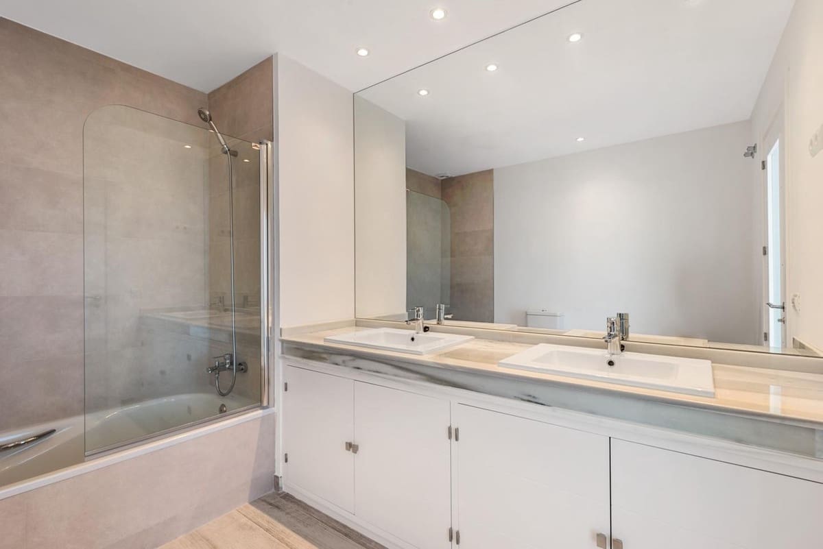 3 soveværelse Byhus til salg i Marbella med swimmingpool garage - € 575.000 (Ref: 10133883)
