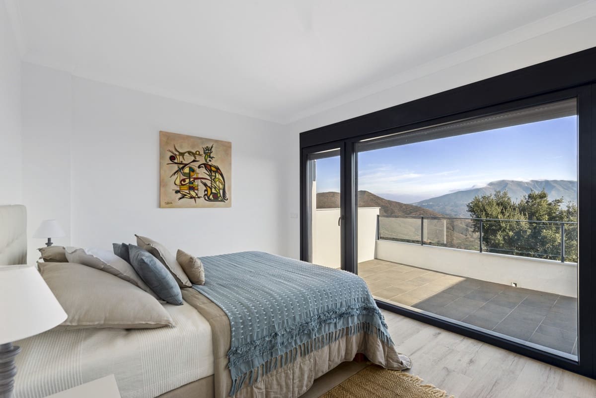 3 soveværelse Byhus til salg i Marbella med swimmingpool garage - € 575.000 (Ref: 10133883)