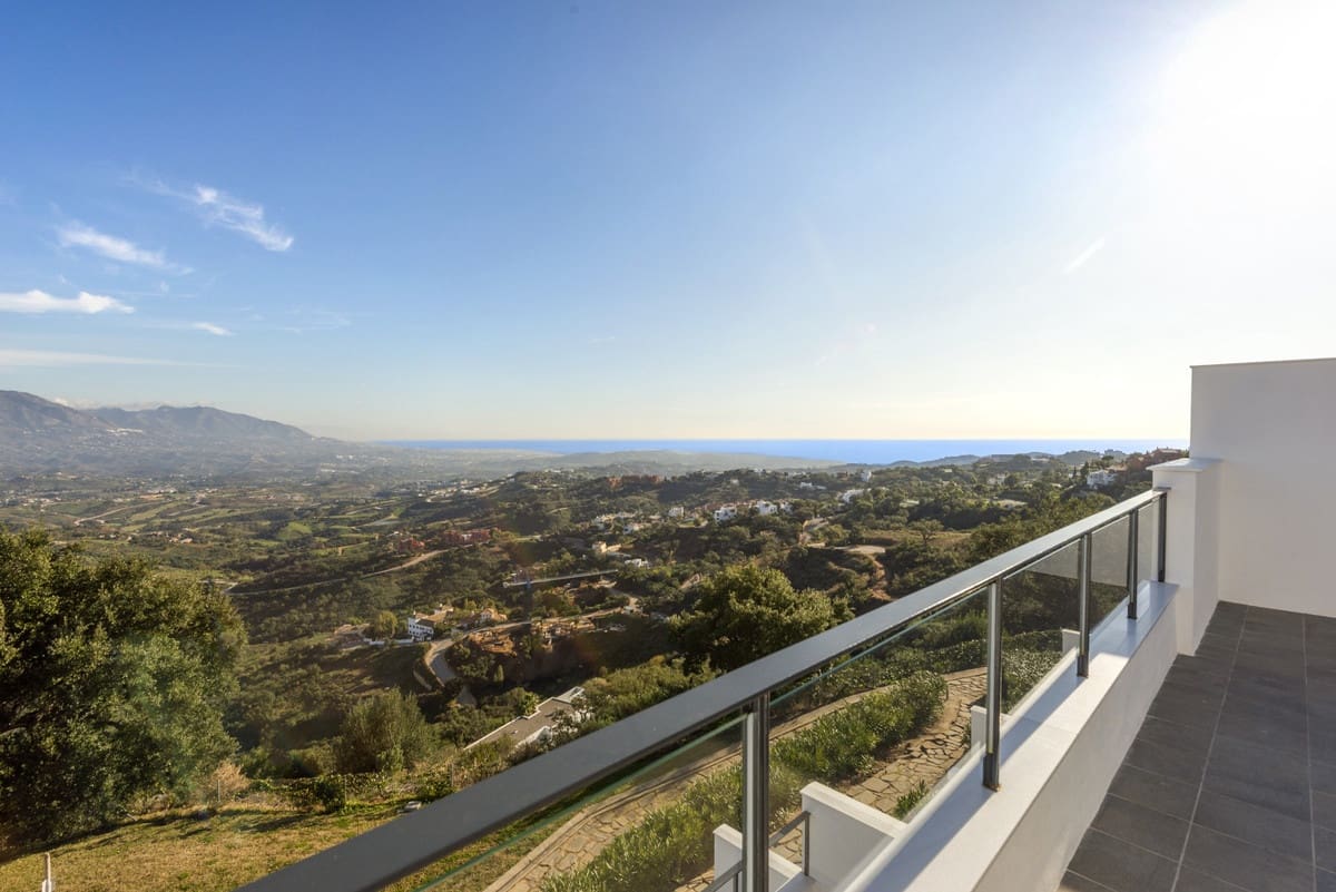 3 soveværelse Byhus til salg i Marbella med swimmingpool garage - € 575.000 (Ref: 10133883)