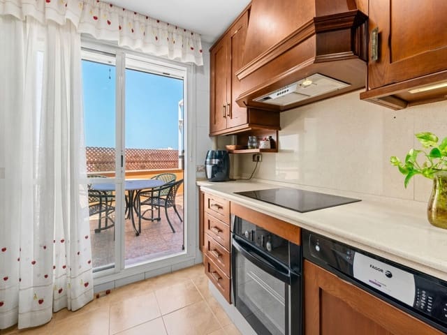 4 slaapkamer Appartement te koop in Zona Calvario, Estepona met garage - € 625.000 (Ref: 10133905)