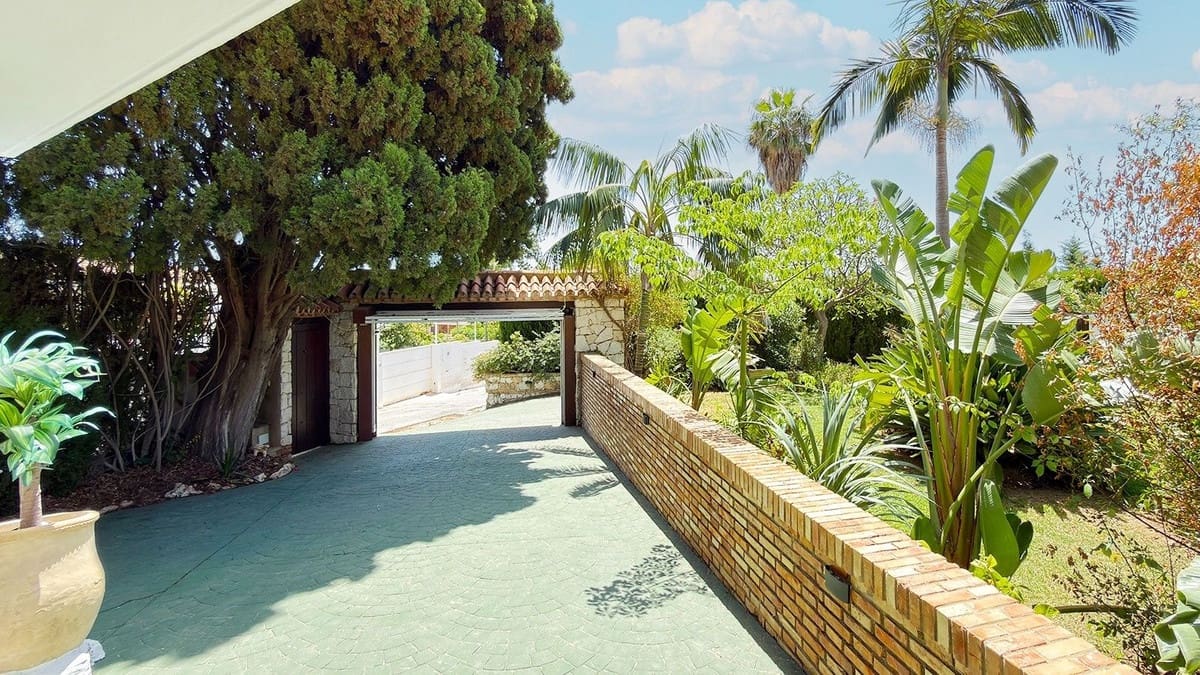 5 soveværelse Villa til salg i Benalmadena med swimmingpool garage - € 1.895.000 (Ref: 10133944)