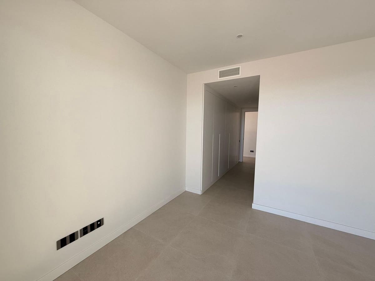 3 chambre Appartement à vendre à Estepona avec piscine garage - 940 000 € (Ref: 10133945)