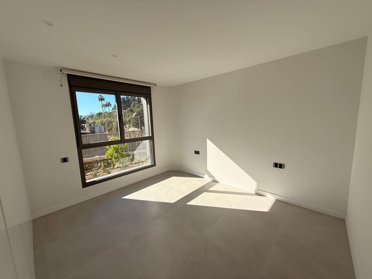3 chambre Appartement à vendre à Estepona avec piscine garage - 940 000 € (Ref: 10133945)