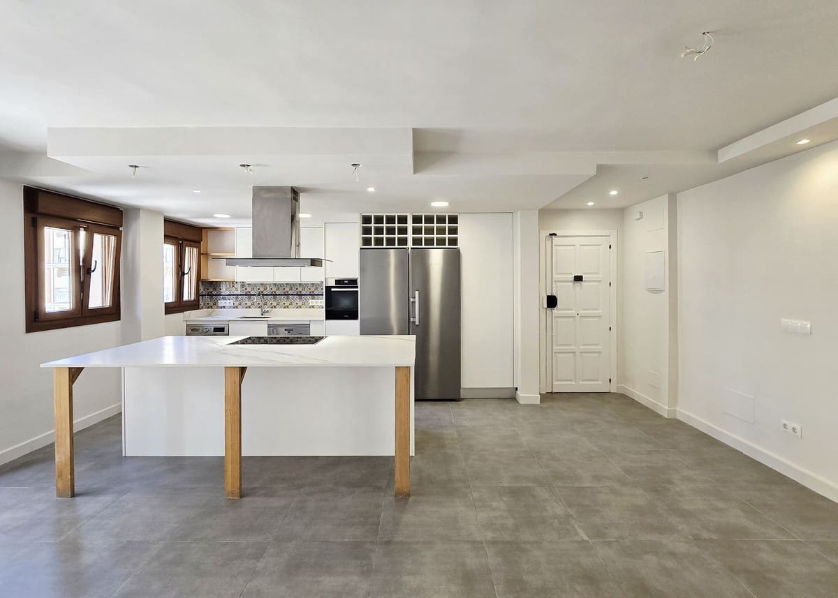 Apartamento de 3 habitaciones en Málaga ciudad en venta con garaje - 649.900 € (Ref: 10133947)