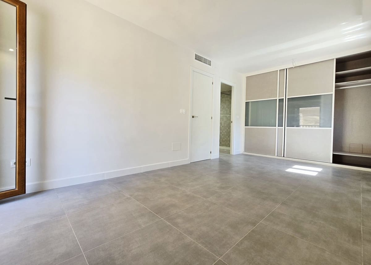 Apartamento de 3 habitaciones en Málaga ciudad en venta con garaje - 649.900 € (Ref: 10133947)
