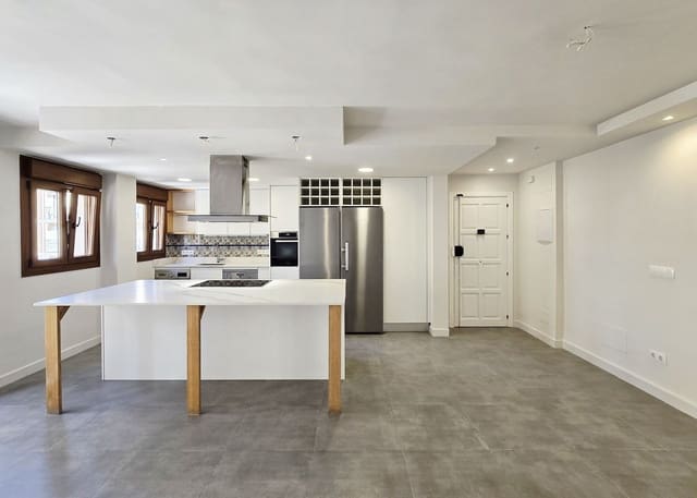 Apartamento de 3 habitaciones en Centro Historico, Málaga ciudad en venta con garaje - 649.900 € (Ref: 10133947)