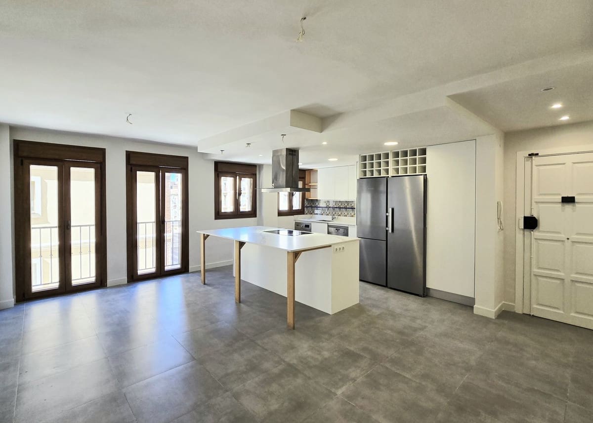 Apartamento de 3 habitaciones en Málaga ciudad en venta con garaje - 649.900 € (Ref: 10133947)