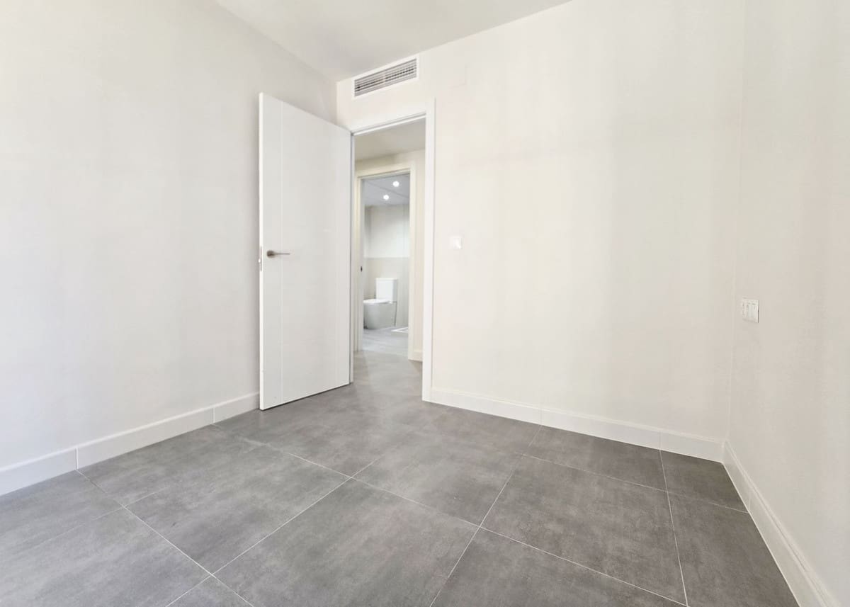 Apartamento de 3 habitaciones en Málaga ciudad en venta con garaje - 649.900 € (Ref: 10133947)