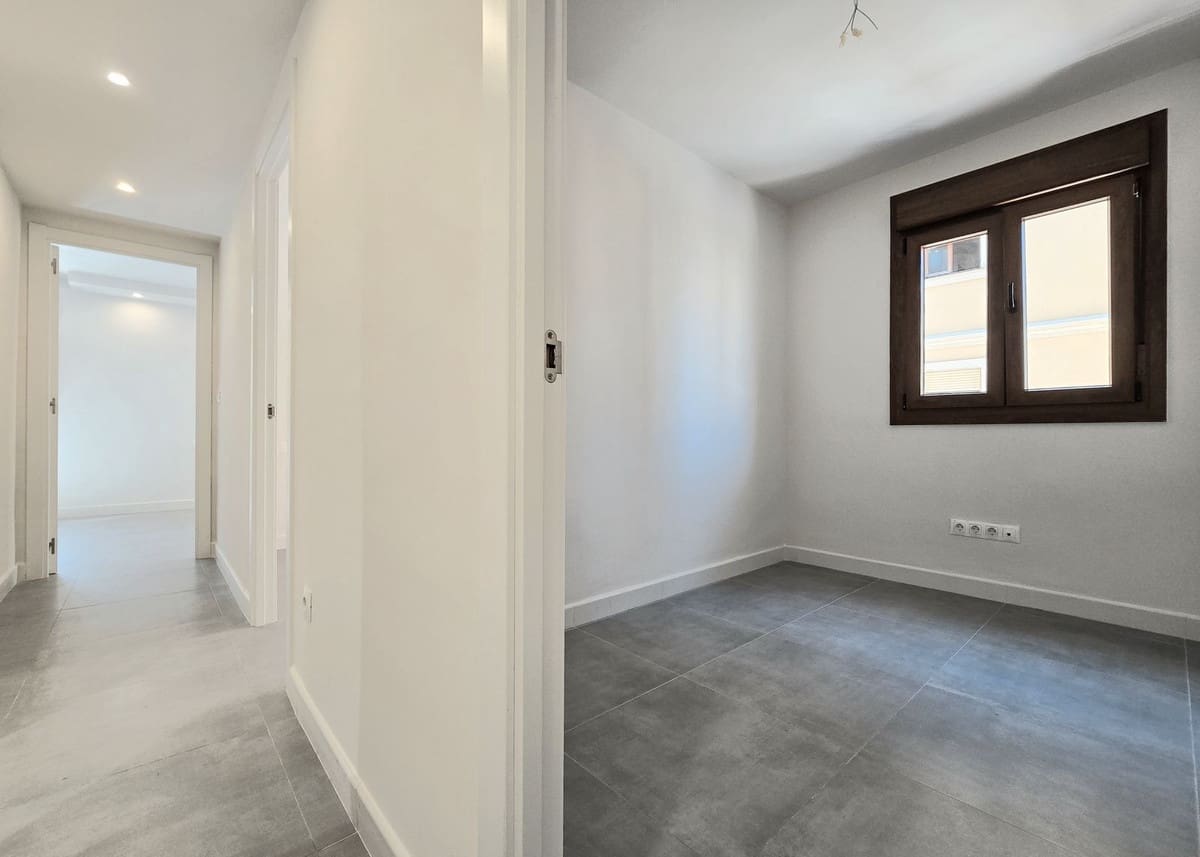 Apartamento de 3 habitaciones en Málaga ciudad en venta con garaje - 649.900 € (Ref: 10133947)