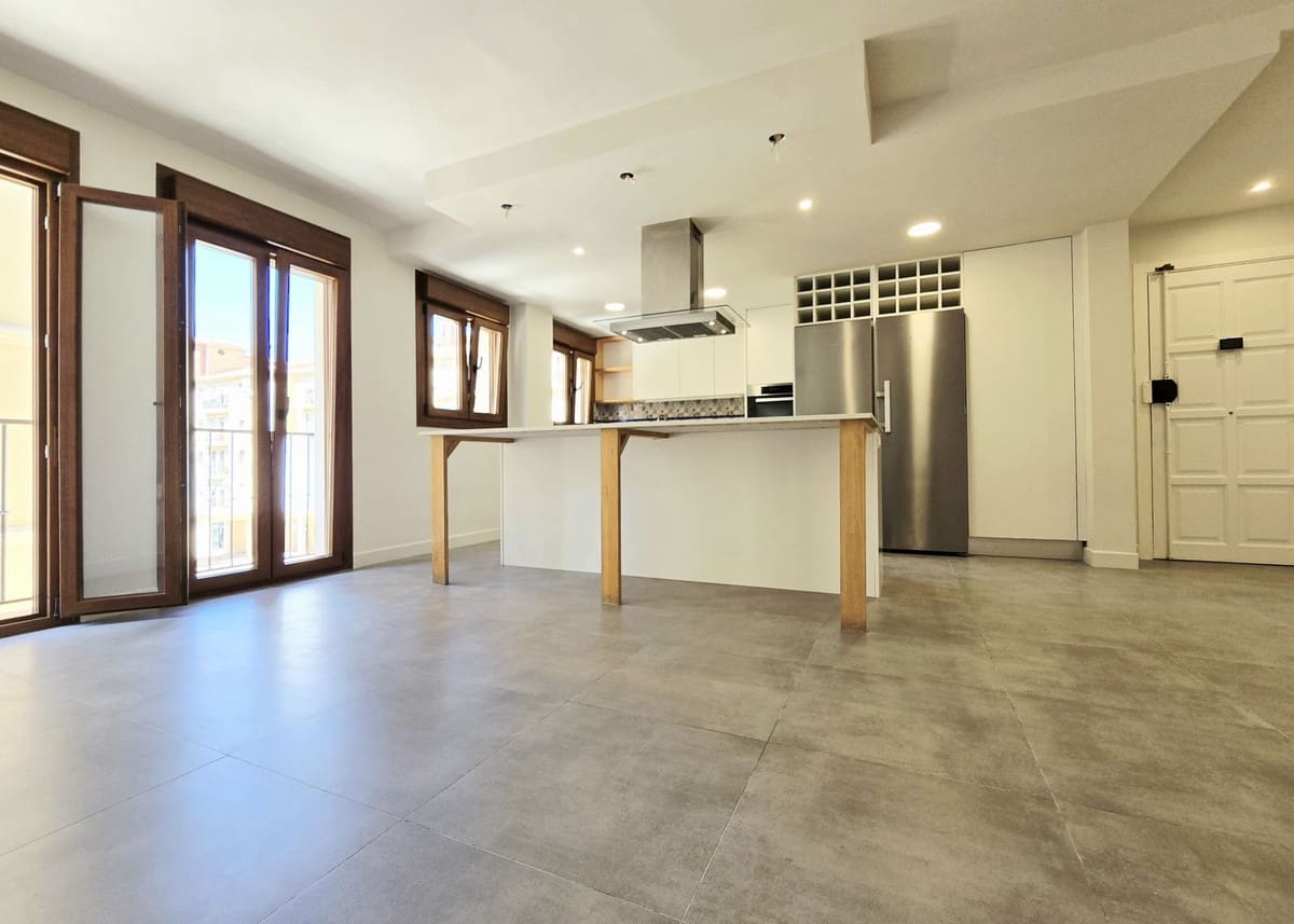 Apartamento de 3 habitaciones en Málaga ciudad en venta con garaje - 649.900 € (Ref: 10133947)