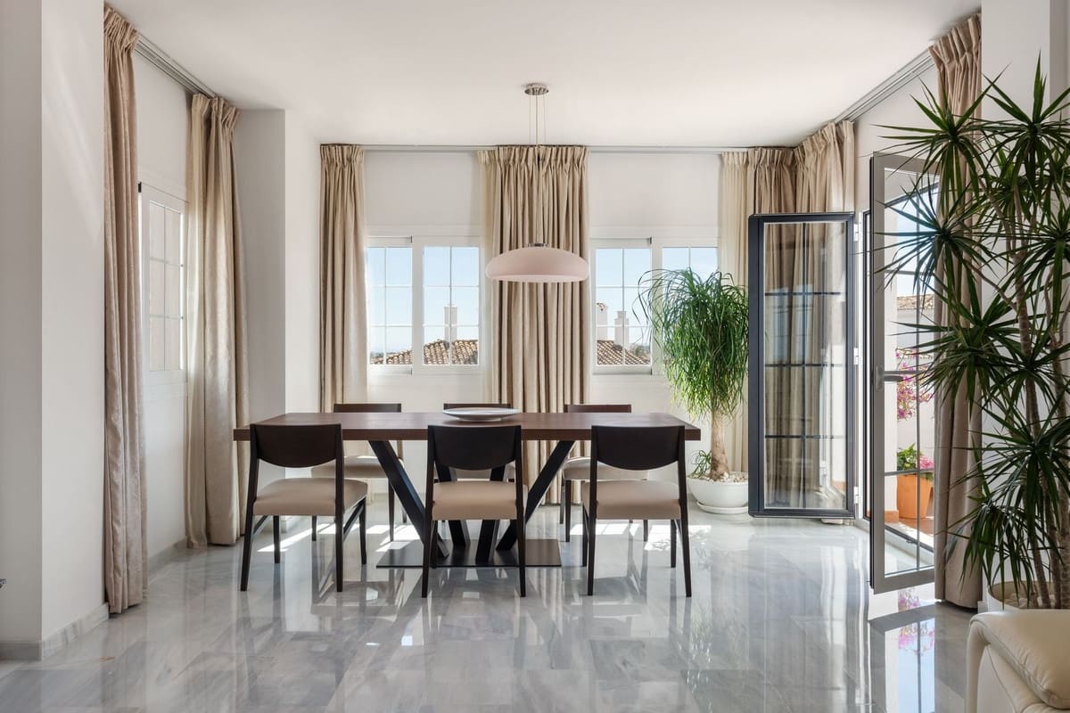 3 soverom Leilighet til salgs i Nueva Andalucia med svømmebasseng - € 1 150 000 (Ref: 10133948)