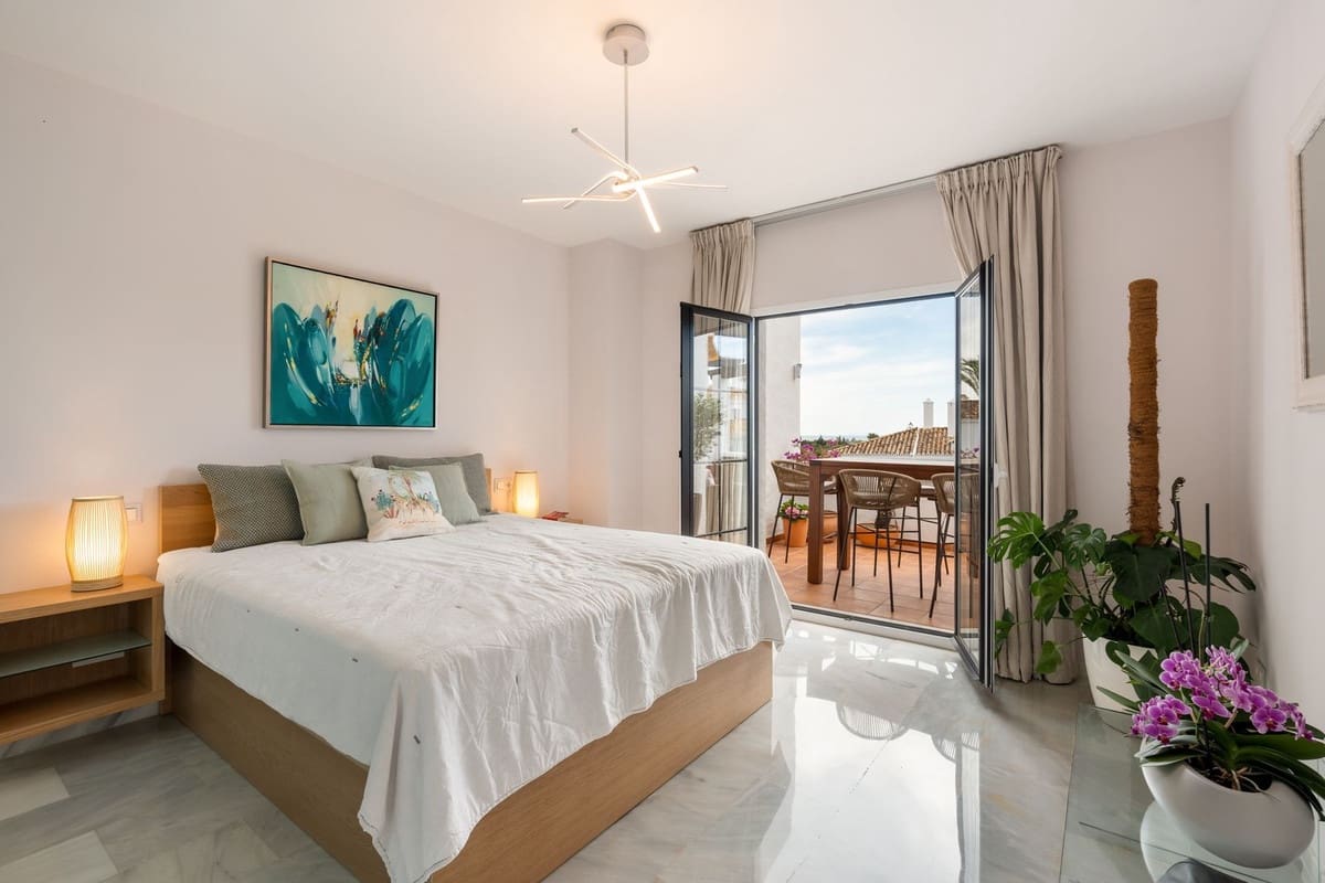 3 soverom Leilighet til salgs i Nueva Andalucia med svømmebasseng - € 1 150 000 (Ref: 10133948)