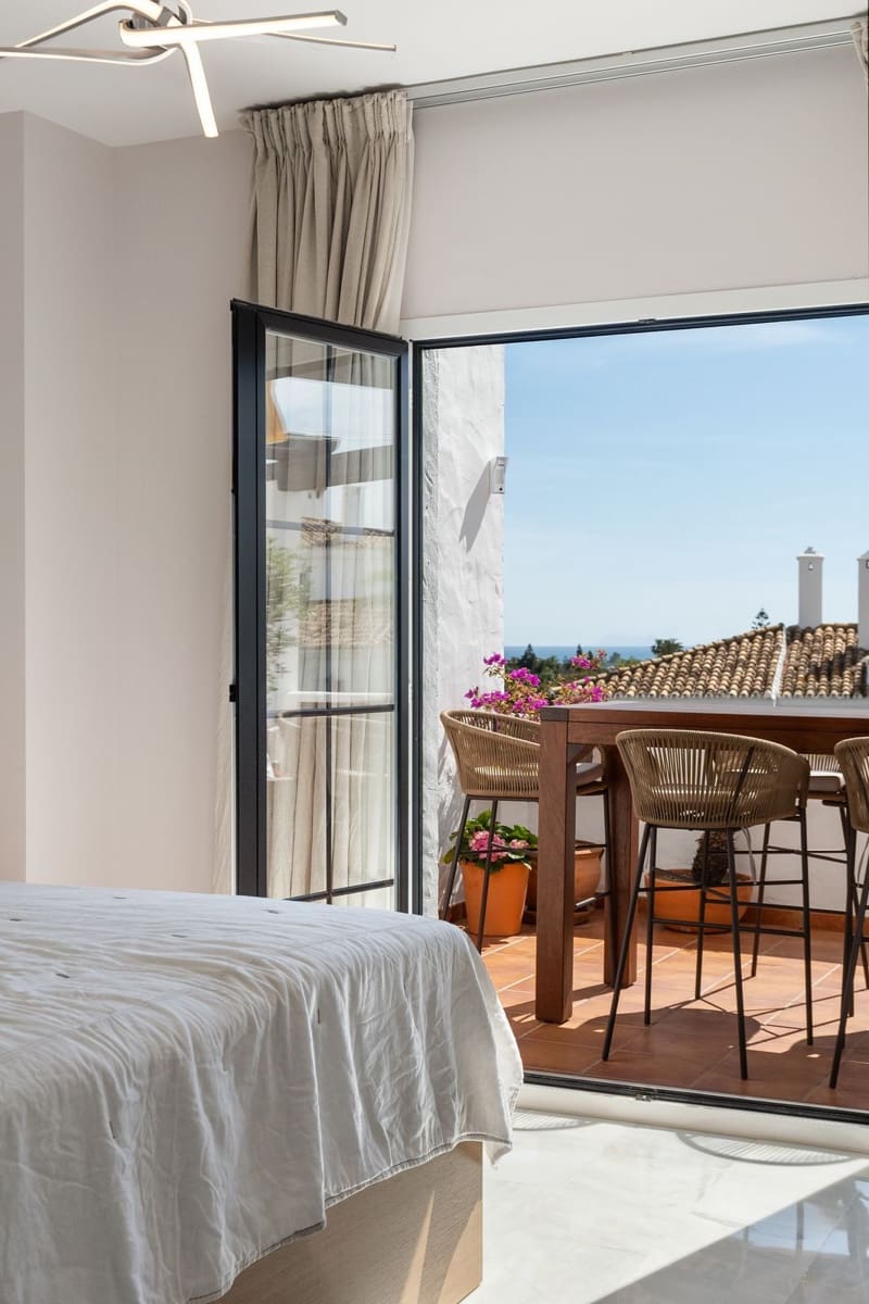 3 soverom Leilighet til salgs i Nueva Andalucia med svømmebasseng - € 1 150 000 (Ref: 10133948)