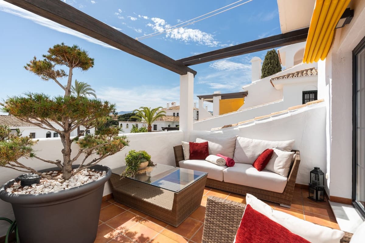 3 soverom Leilighet til salgs i Nueva Andalucia med svømmebasseng - € 1 150 000 (Ref: 10133948)