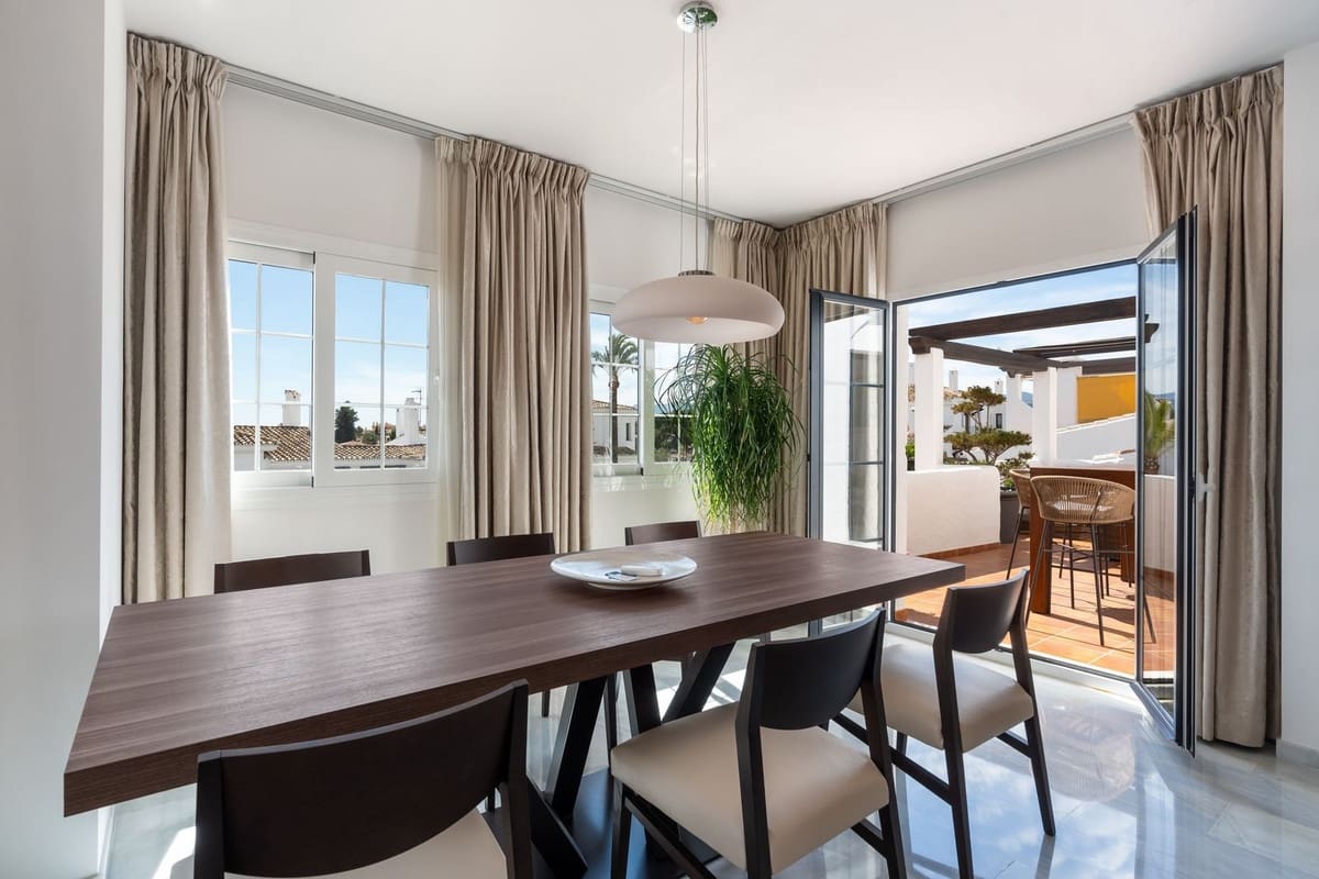 3 soverom Leilighet til salgs i Nueva Andalucia med svømmebasseng - € 1 150 000 (Ref: 10133948)