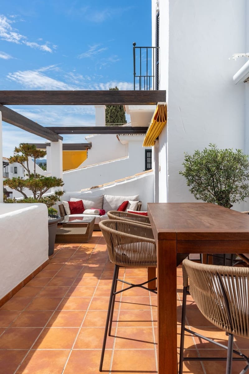 3 soverom Leilighet til salgs i Nueva Andalucia med svømmebasseng - € 1 150 000 (Ref: 10133948)