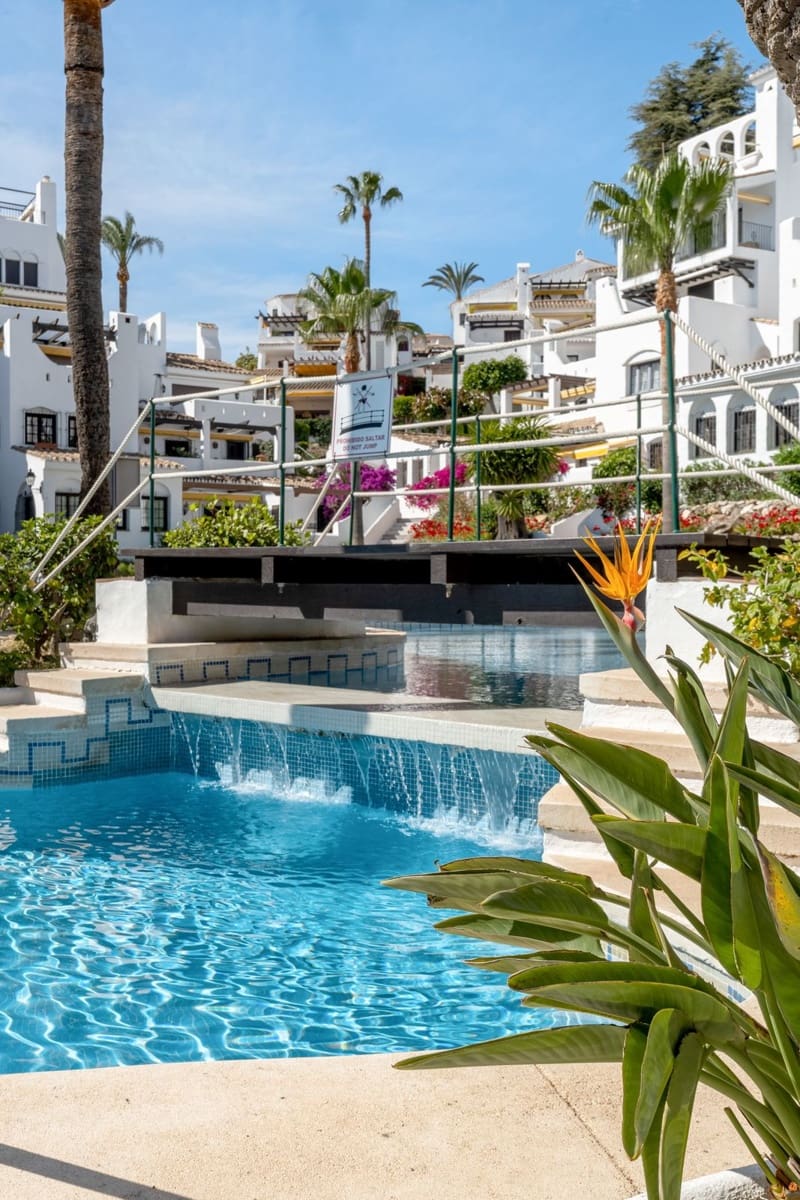 3 soverom Leilighet til salgs i Nueva Andalucia med svømmebasseng - € 1 150 000 (Ref: 10133948)