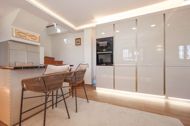 4 Zimmer Villa zu verkaufen in Guaro mit Pool Garage - 1.675.000 € (Ref: 10133951)