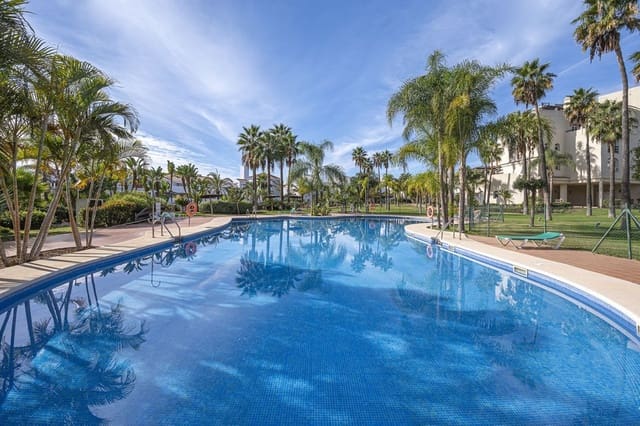 1 soverom Leilighet til salgs i El Paraiso, Estepona med svømmebasseng garasje - € 275 000 (Ref: 10133952)