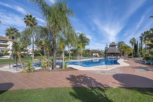 1 soverom Leilighet til salgs i El Paraiso, Estepona med svømmebasseng garasje - € 275 000 (Ref: 10133952)