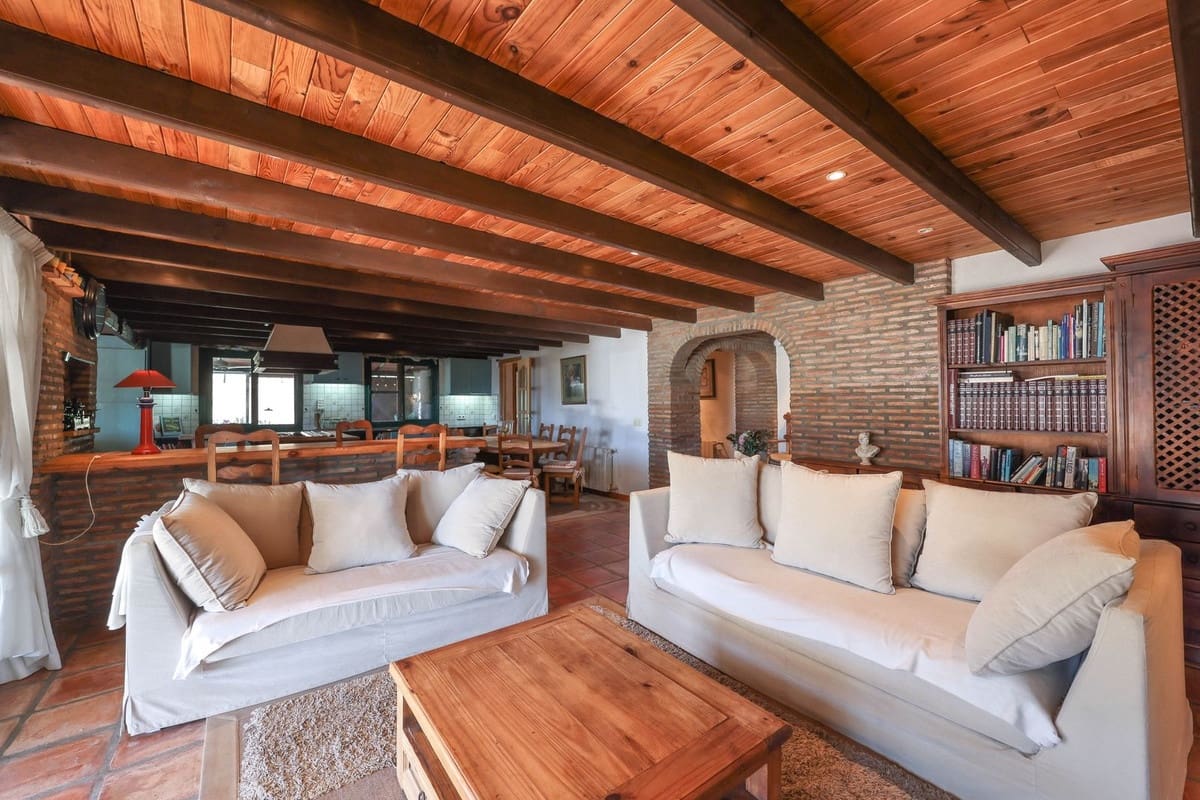 3 Zimmer Villa zu verkaufen in Guaro mit Pool Garage - 550.000 € (Ref: 10133959)