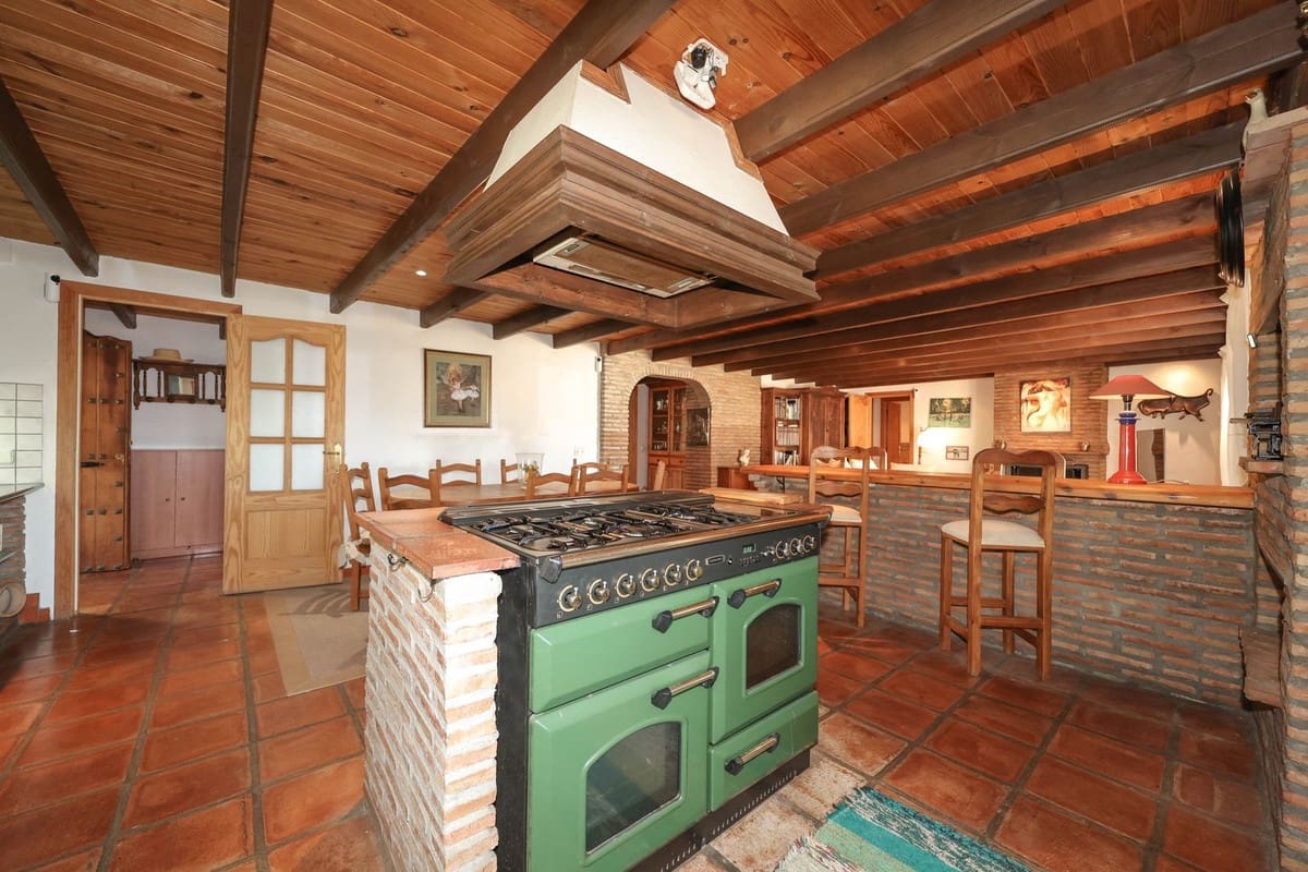 3 Zimmer Villa zu verkaufen in Guaro mit Pool Garage - 550.000 € (Ref: 10133959)