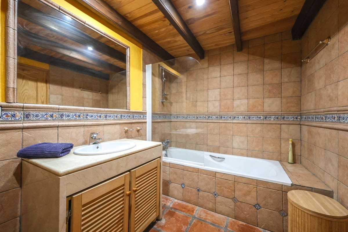 3 Zimmer Villa zu verkaufen in Guaro mit Pool Garage - 550.000 € (Ref: 10133959)