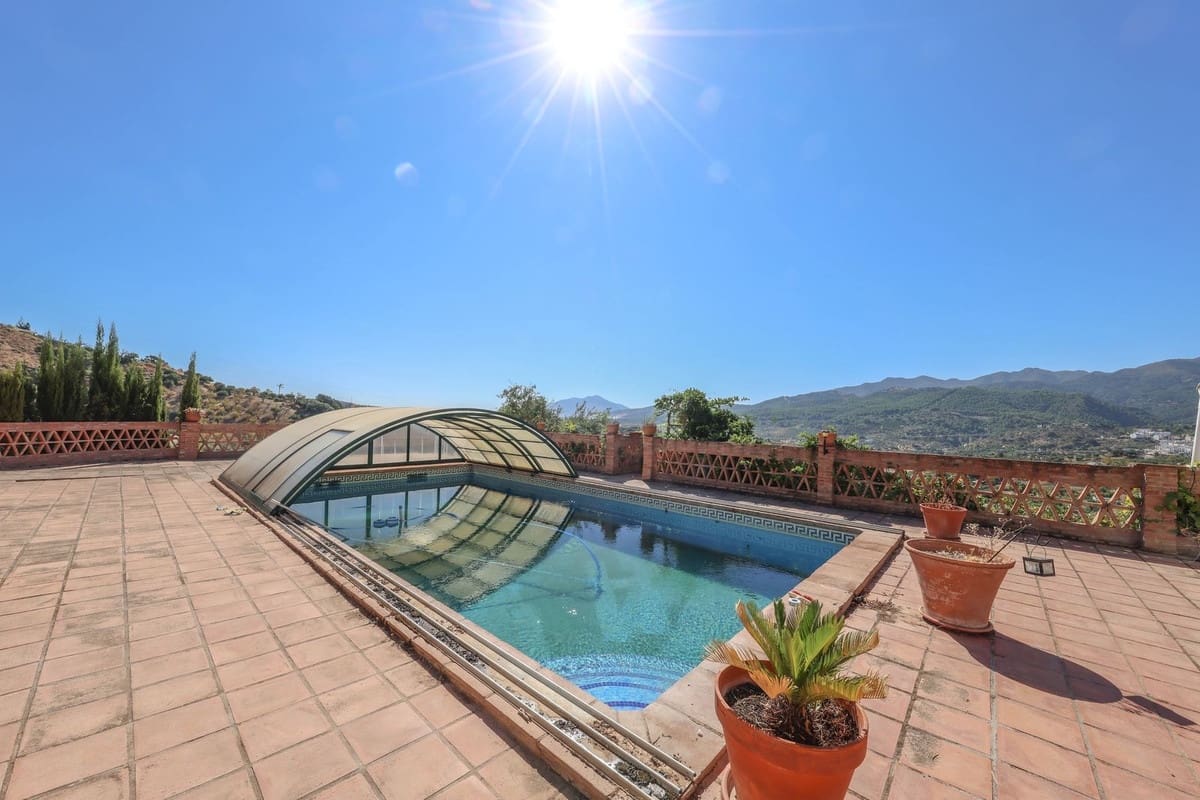 3 Zimmer Villa zu verkaufen in Guaro mit Pool Garage - 550.000 € (Ref: 10133959)